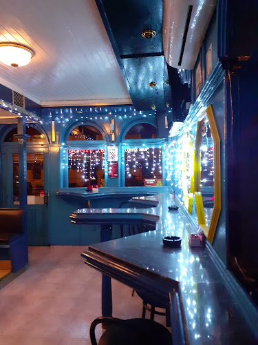 Šank u Caffe baru Zamet